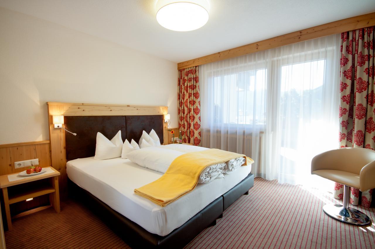 Hotel Bergblick 4 Sterne Superior Fiss Exteriör bild